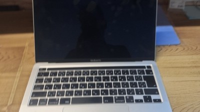 MacBook a2338 液晶破損による修理受付の記録